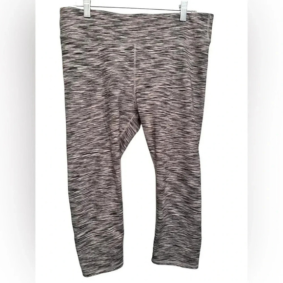 Fabletics cropped workout leggings - Picture 1 of 4